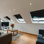 Base Serviced Apartments - Sir Thomas Street