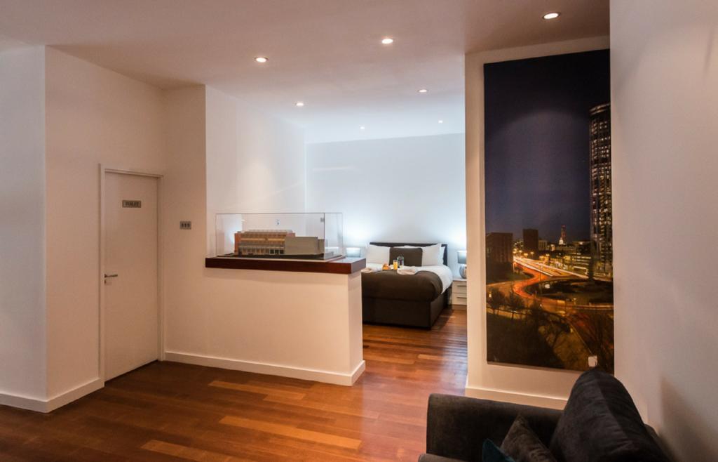 Base Serviced - Sir Thomas Street Apartment