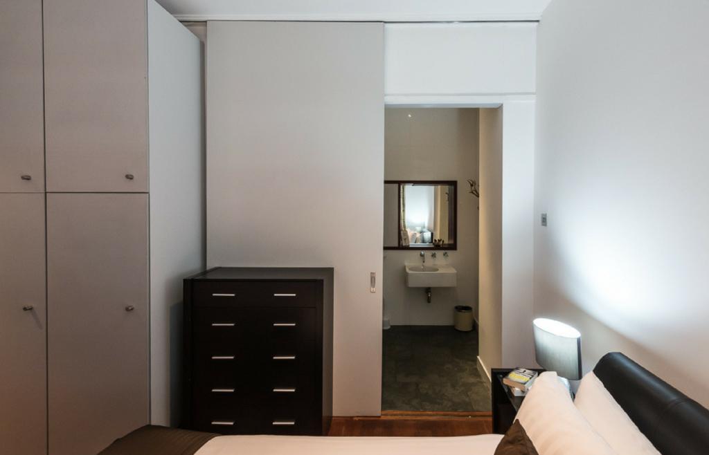 Apartment Base Serviced - Sir Thomas Street *