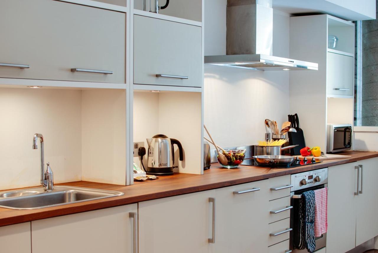 Base Serviced - Sir Thomas Street Apartment