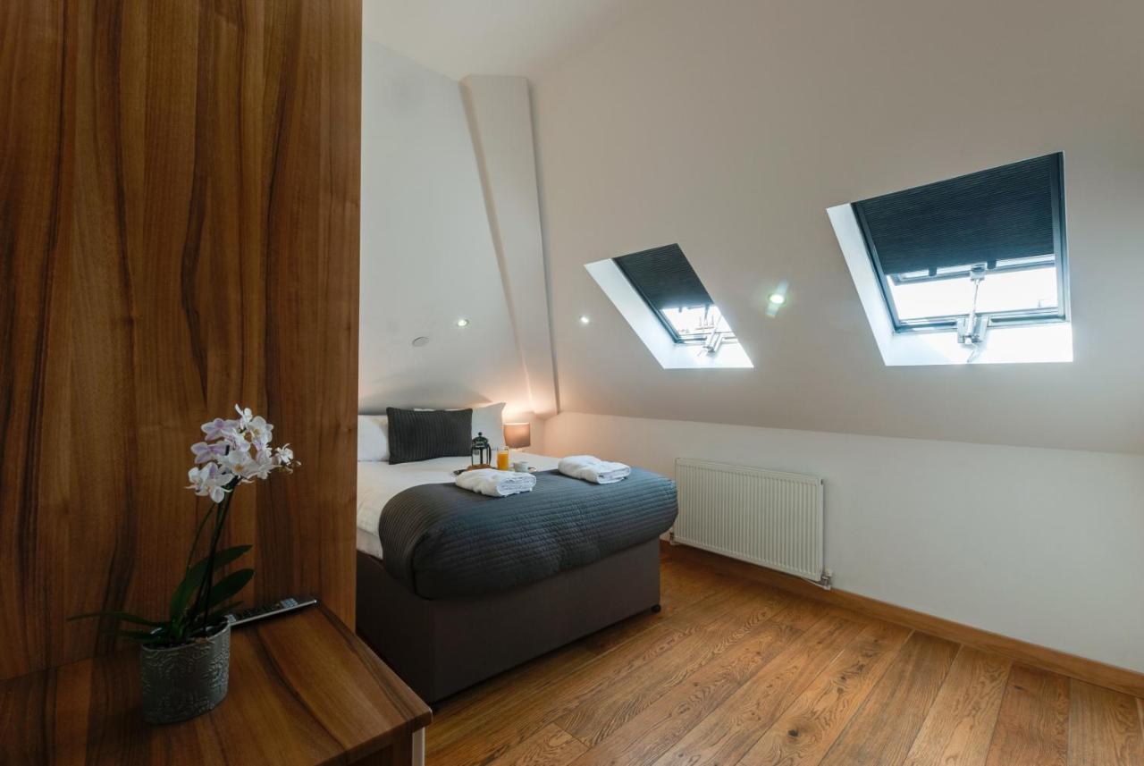 Base Serviced - Sir Thomas Street * Liverpool