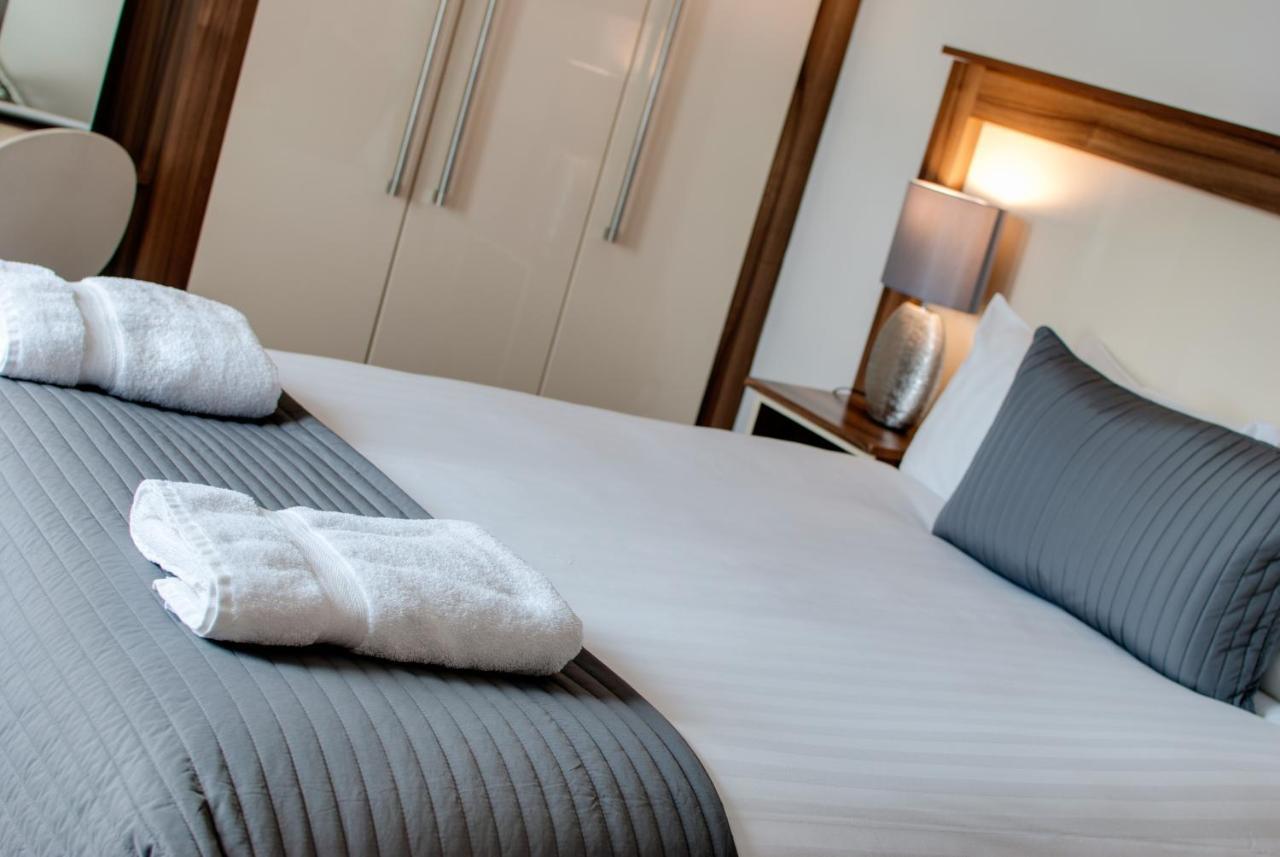 Base Serviced - Sir Thomas Street Apartment *